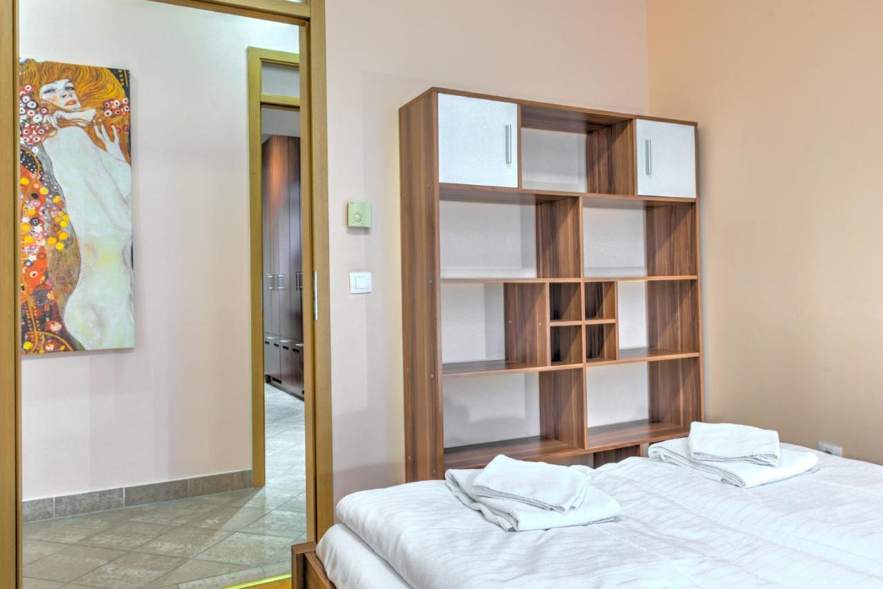 Central Capital Apartments Budapest Esterno foto
