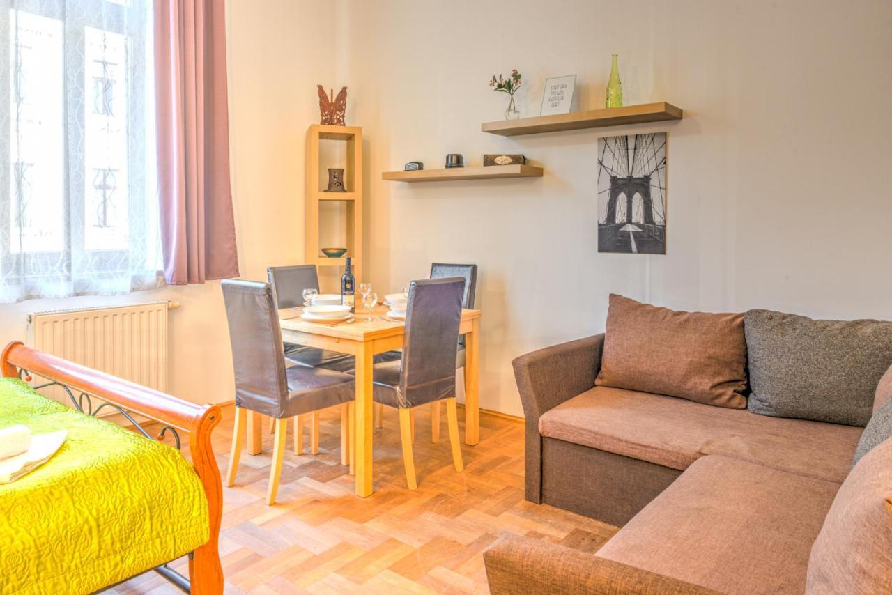Central Capital Apartments Budapest Esterno foto