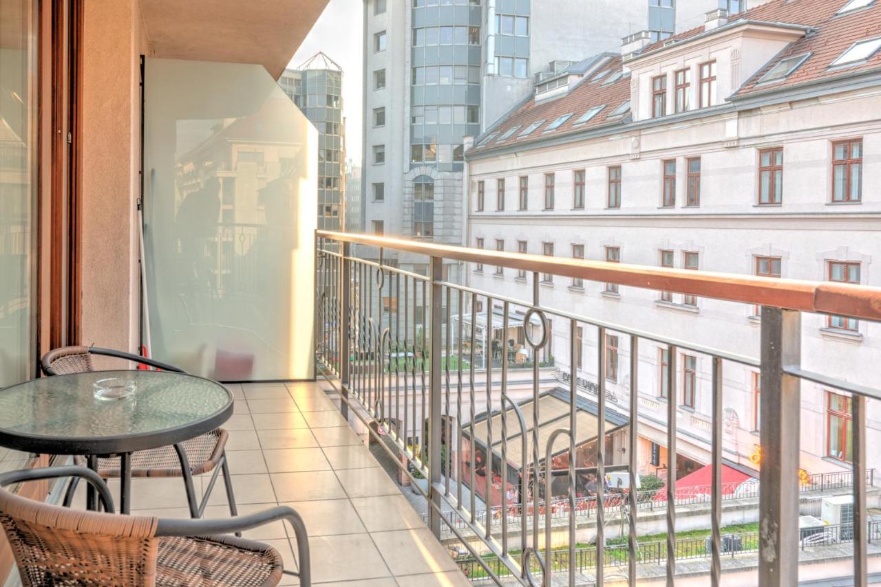 Central Capital Apartments Budapest Esterno foto
