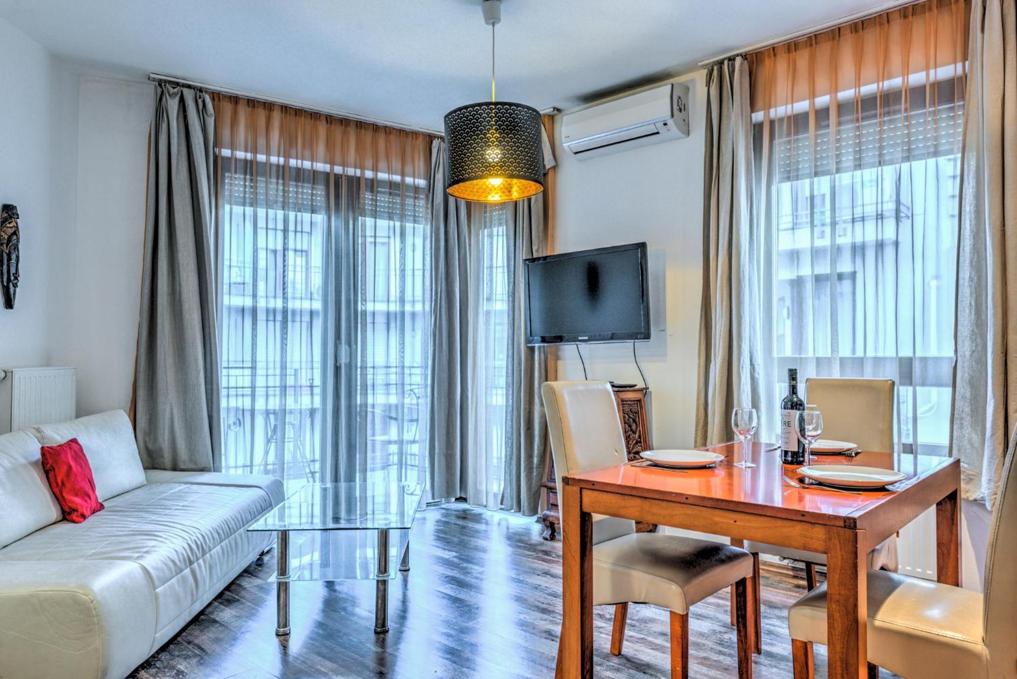 Central Capital Apartments Budapest Esterno foto